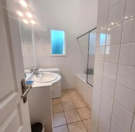 Appart*residence Piscine*parking*3mn Centre سارلا لا كانيدا